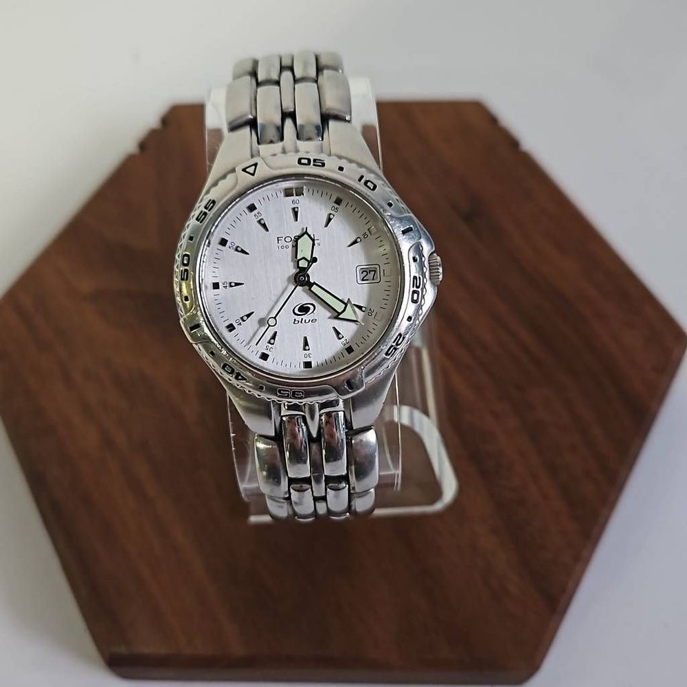 Fossil Blue Ladies Silver Tone Analog Wristwatch New Battery